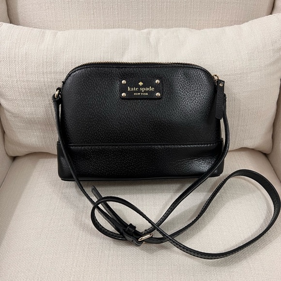 kate spade Handbags - Kate Spade Crossbody